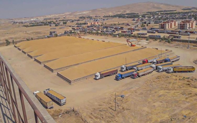 لە سایلۆی مەخموور 400 ئۆتۆمبێلی بارهەڵگری گەنم گیریان خواردووە 